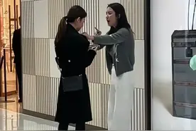 lv女销售知三当三，故意勾引顾客，正妻发现聊骚记录，喊男的爸爸图片