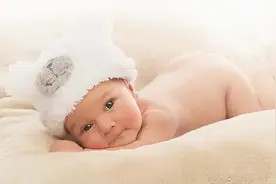 新生儿怎么晒太阳才好？图片