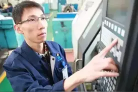 中国小伙立下大功，成功破解西方先进技术，国家奖励800万图片