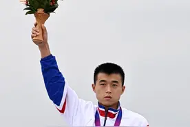 朝鲜马拉松选手韩日龙：穿着旧跑鞋却赢得亚运银牌的震撼传奇图片