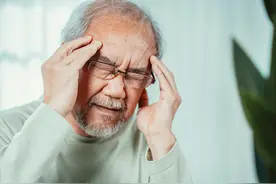 只是偶尔头晕，怎么就变成脑瘤了？若伴发这些症状，尤其要多注意图片