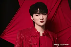 周深2024年年终总结揭晓，演唱会20场，单曲33首，商务代言5个图片
