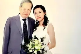 20年前，翁帆离婚后与杨振宁写信抱团取暖，却开启二人爱情缘分图片