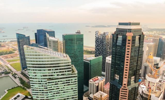 去新加坡玩的华人感慨：别信媒体吹牛，新加坡相当于我国二线城市