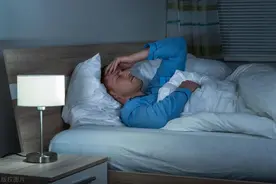睡觉时总在凌晨3、4点醒来？提醒：身体或已出现5个问题，别忽视图片