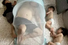 谁带大的孩子更聪明？研究发现，这个人带娃智商更高，妈妈比不上图片