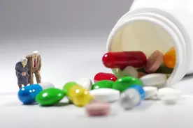 甘油三酯升高了，服用非诺贝特时，要注意什么？图片