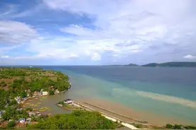 解放军航母出现在菲律宾吕宋岛附近，美军却知趣地离开南海了图片