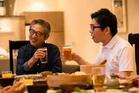 请领导吃饭，领导说：你去我车上取两瓶茅台，你发现没酒怎么办？图片