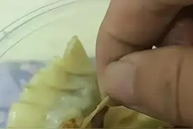 没有毛还叫鸡腿？ 重庆一幼儿园惊现长毛大鸡腿 园长 肯定不是我们的图片
