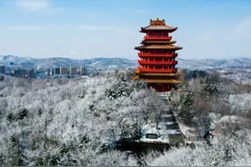 浪漫冬日，快来丹东嬉雪泡温泉品尝海鲜吧~图片