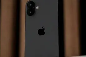 iPhone 16模型机曝光，尺寸更大小屏拜拜，长这样你还要等吗？图片
