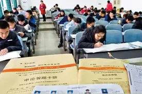 我是学霸，同桌学渣，没想到我能当上副局长与同桌学渣有很大关系图片