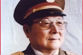 揭晓与百名上将的兵法情怀之105 · 向守志上将图片
