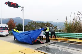 感动！孕妇高速路上分娩， 民警医护搭起“路边产房”守护母子平安图片