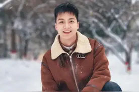河北26岁小伙儿杨旭，获得央视主持人大赛冠军图片