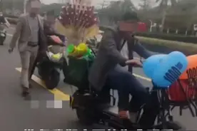 现世报！欺负小姑娘的糖葫芦三兄弟，现在被别人欺负了图片