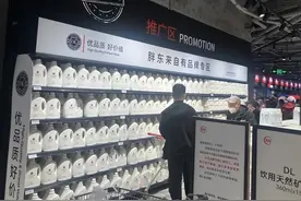 热搜第一！胖东来单店盈利已超所有商超上市公司，于东来曾因赚太多而苦恼图片