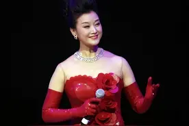 身材丰满、形象出众的四位女歌唱家，看看有没有你喜欢的图片