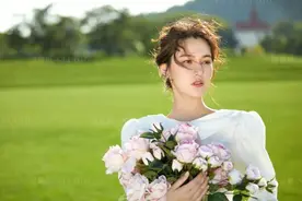 我因脑震荡短暂失忆，未婚夫一脸得意，原来我忘记了一件重要的事图片