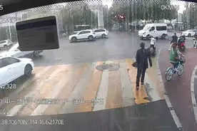 @公交290司机，你在斑马线前飞奔的样子真帅！图片