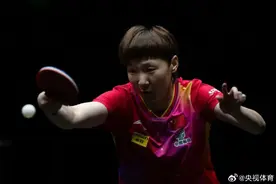 赢下“德比战”！WTT中国大满贯王曼昱3-1战胜队友石洵瑶晋级女单32强图片