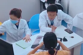 5岁男孩心脏长肿瘤，远赴广州治疗，医生却用英文刁难患者？图片