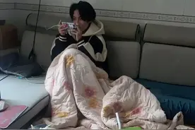 作孽！因为游戏，儿子终日不出家门似废人，我束手无策该怎么办？图片