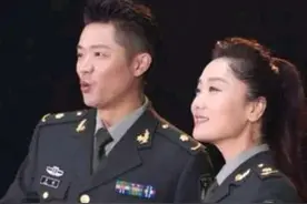 09年“凤凰传奇”被特招入伍，入伍第二年是团职干部，这样好吗？图片