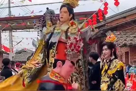 网红cos福建游神遭吐槽，岂能不尊重民间风俗？|荔枝时评图片