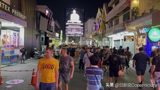 印度游客又丢人了，自家人都忍不住吐槽：难怪泰国要收紧签证