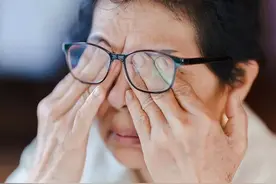 眼睛总是干涩，并不是疲劳！医生：可能是这一器官发出的求救信号图片