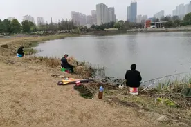 户外钓鱼的3个“损招”，有点不讲武德，但效果出奇的好图片