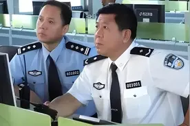 同样是警察，“白衬衫”和“蓝衬衫”有何不同？局长都不够格穿？图片