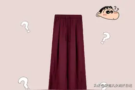 当你有一条安可拉红休闲裤，却不知道如何搭配时，试试这样穿搭图片