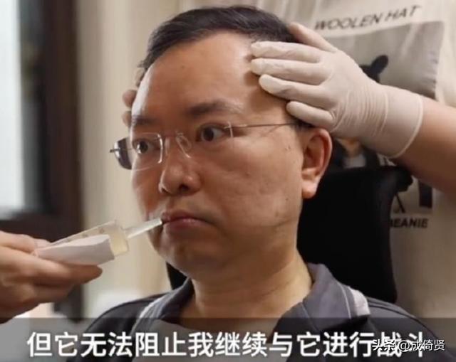 47岁蔡磊做客央视专访，病症步入终末期，为儿子留了“特殊礼物”