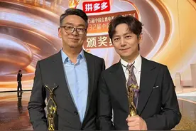 91岁“爷叔”游本昌最新全家福曝光，孙女曝他腿脚不好不能出远门图片