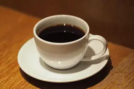 西安一57岁男子，每天早上一杯黑咖啡，半年后，身体有哪些变化？图片
