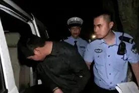 98年山东男子带女友回家，亲手掐死父亲，调查发现：父亲禽兽不如图片