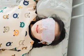 近视孩子，眼睛到底该冷敷还是热敷？今天一次性给你讲清楚！图片