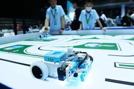 2024亚太机器人世界杯青岛国际邀请赛在青岛西海岸新区开赛图片