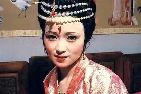 秦业、秦钟、秦可卿，三个名字连起来，就是秦可卿身世的真相！图片