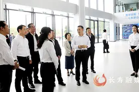 长寿区委书记刘小强：以政务服务效能提升赋能高质量发展图片