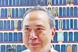 祖籍梅州，身家41亿美元，印尼超市大王郭桂和喜欢吃路边摊和炒饭图片