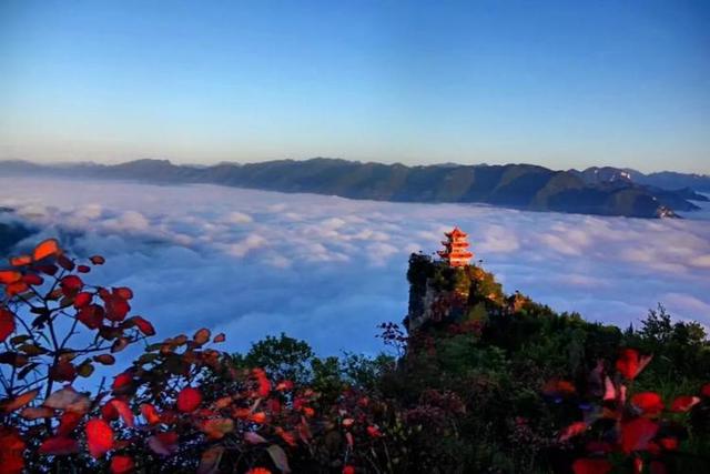 重庆冷门县城，至今没有铁路过境，被高铁遗忘，却暗藏世界级景点