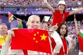 中国队俄罗斯美女教练走红，回京受粉丝热烈欢迎，美貌与实力并存图片