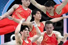 中国体操男团到手的金牌飞了！苏炜德两次掉杠致丢金牌不是第一次图片