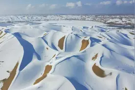 塔克拉玛干沙漠又下雪了？沙漠雾凇奇观引热议，专业人士：很正常图片