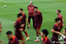 国足陷死亡之组！詹俊称下下签没关系，珍惜和高手过招的机会，韩乔生发文：看一场少一场，毁灭吧图片