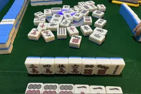 揭秘高手打麻将经常赢的秘诀，记住了你也可以做到赢多输少。图片